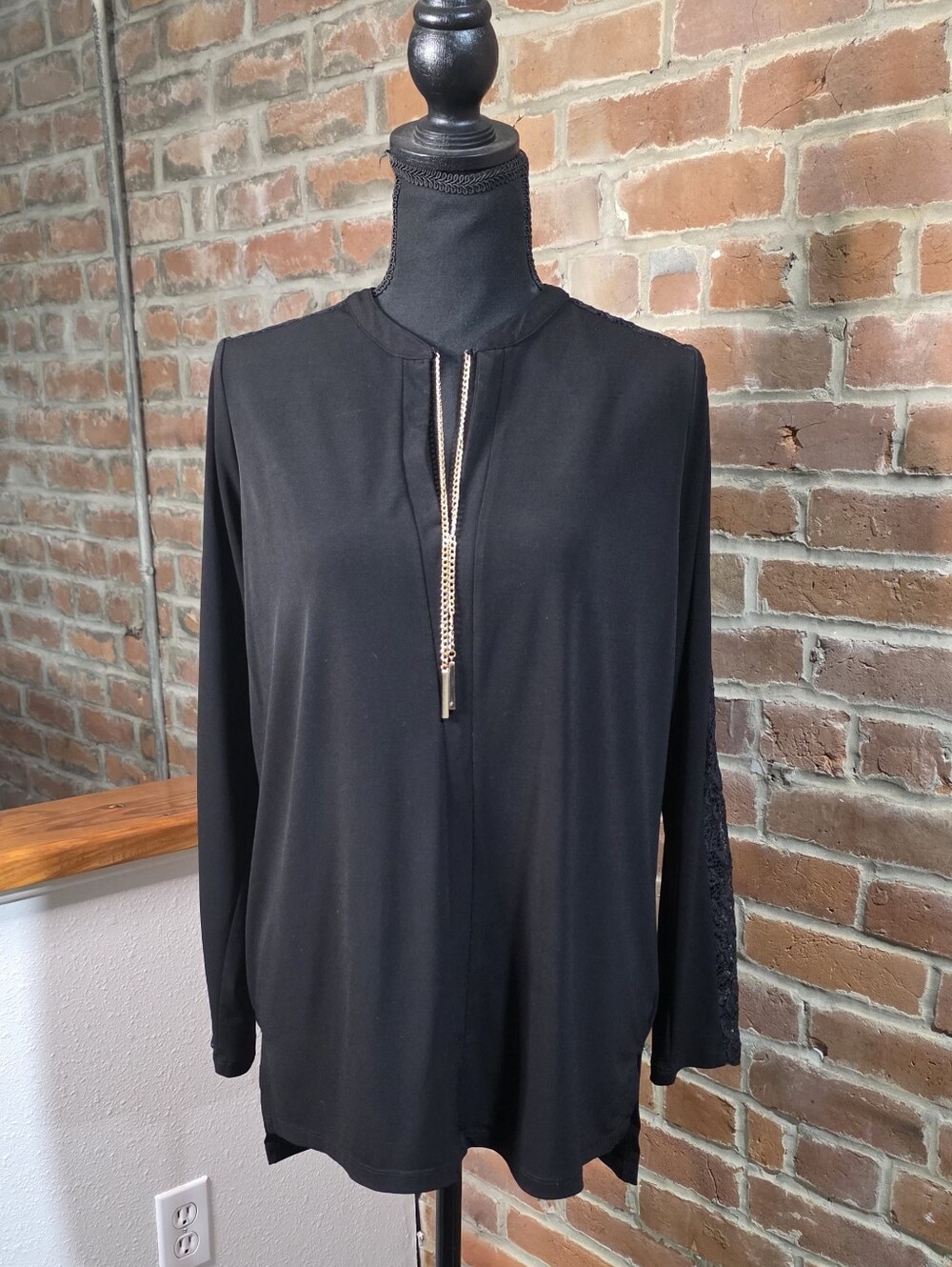 Michael Kors Black Lace Sleeve Yoke Blouse Size S Gold Chain Accent Split V Neck